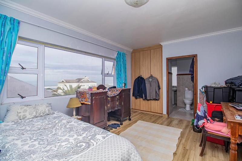 9 Bedroom Property for Sale in Outeniqua Strand Western Cape